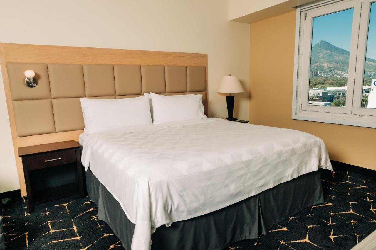 Holiday Inn San Salvador By Ihg Экстерьер фото